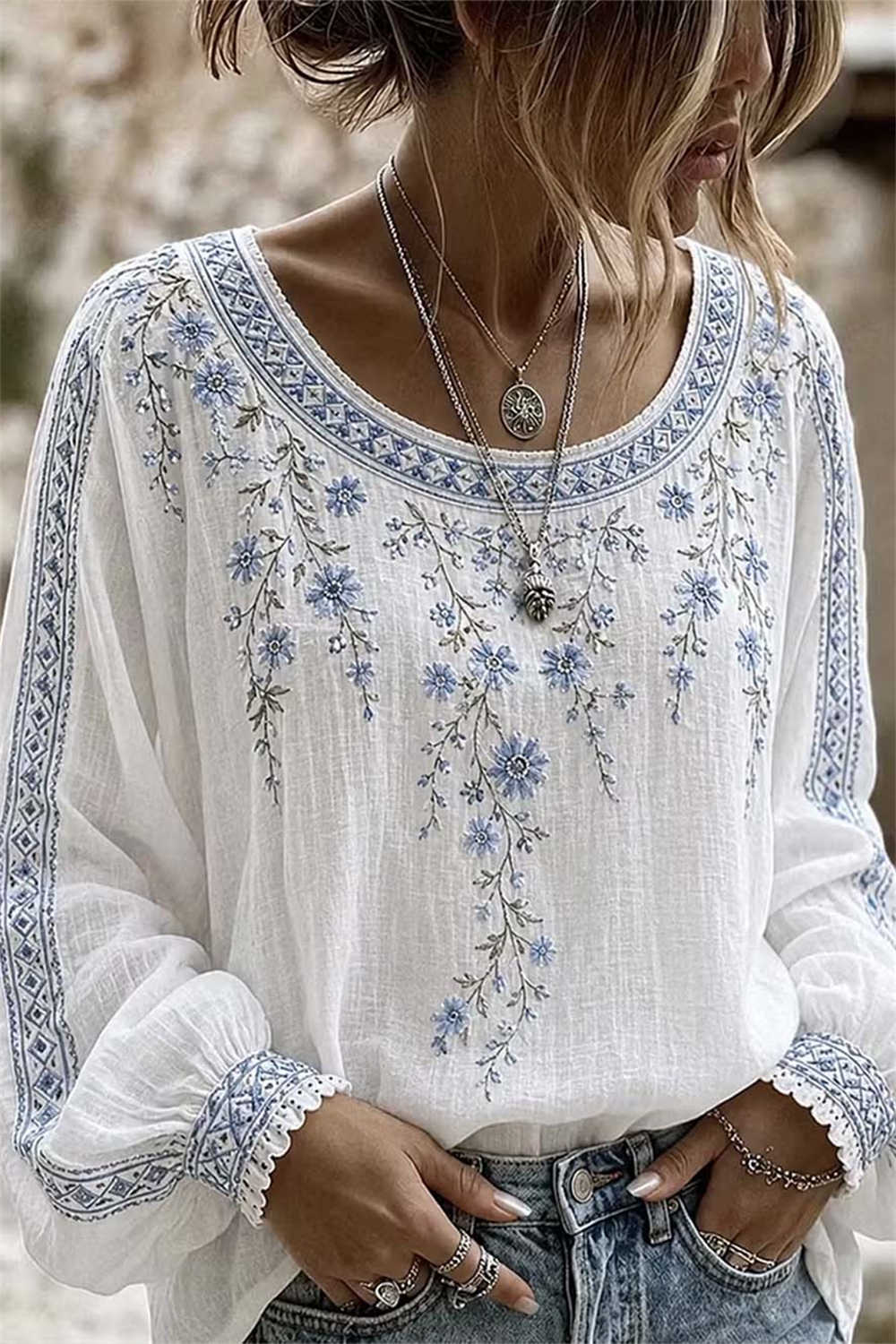 Women's White Floral Embroidery Round Neck Long Sleeve Blouse