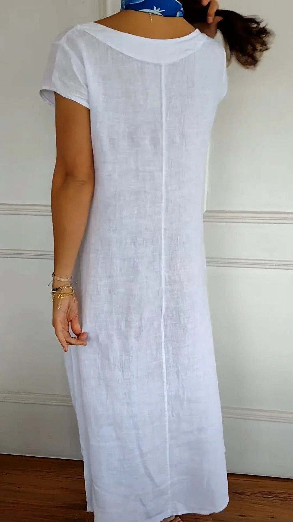 Pure white round neck short sleeve pocket skirt
