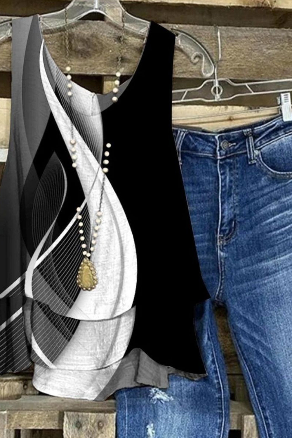 Black V Neck Geometric Print Sleeveless Casual Tank Top