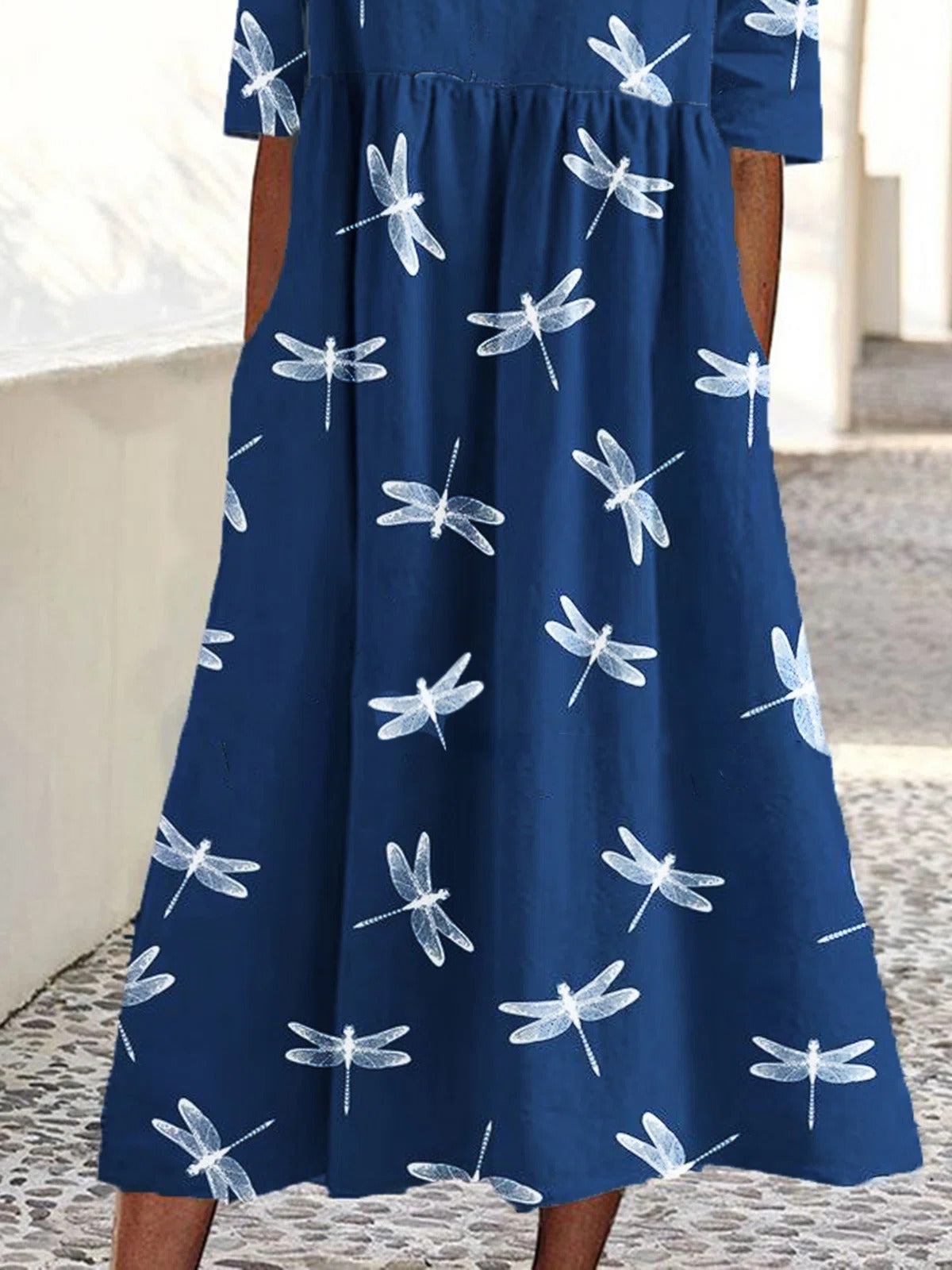 Dragonfly Print Crew Neck Half Sleeves Midi Dress