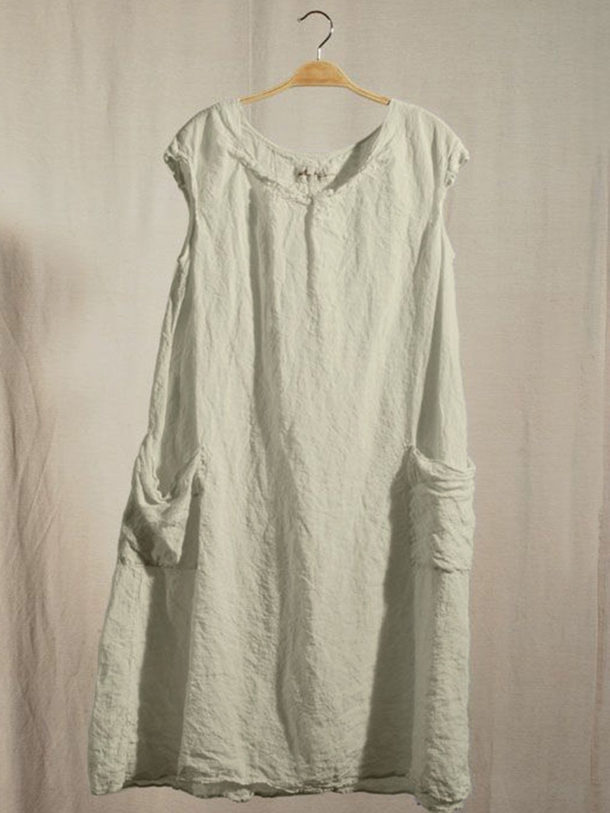 Women's Solid Sleeveless Shift Pockets Dresses