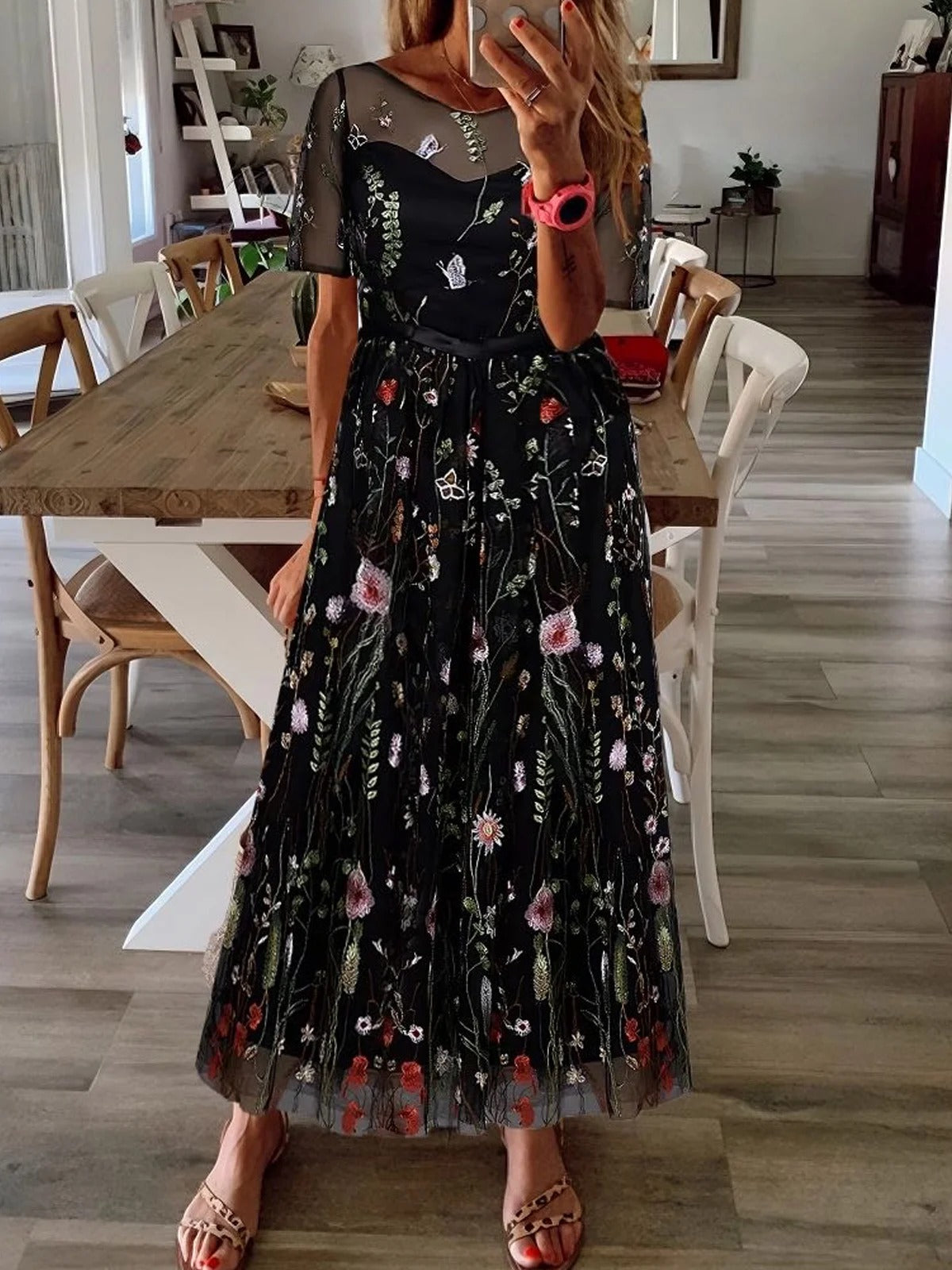 Women's Embroidery Patterns Crew Neck Short Sleeve Comfy Casual Midi Dress