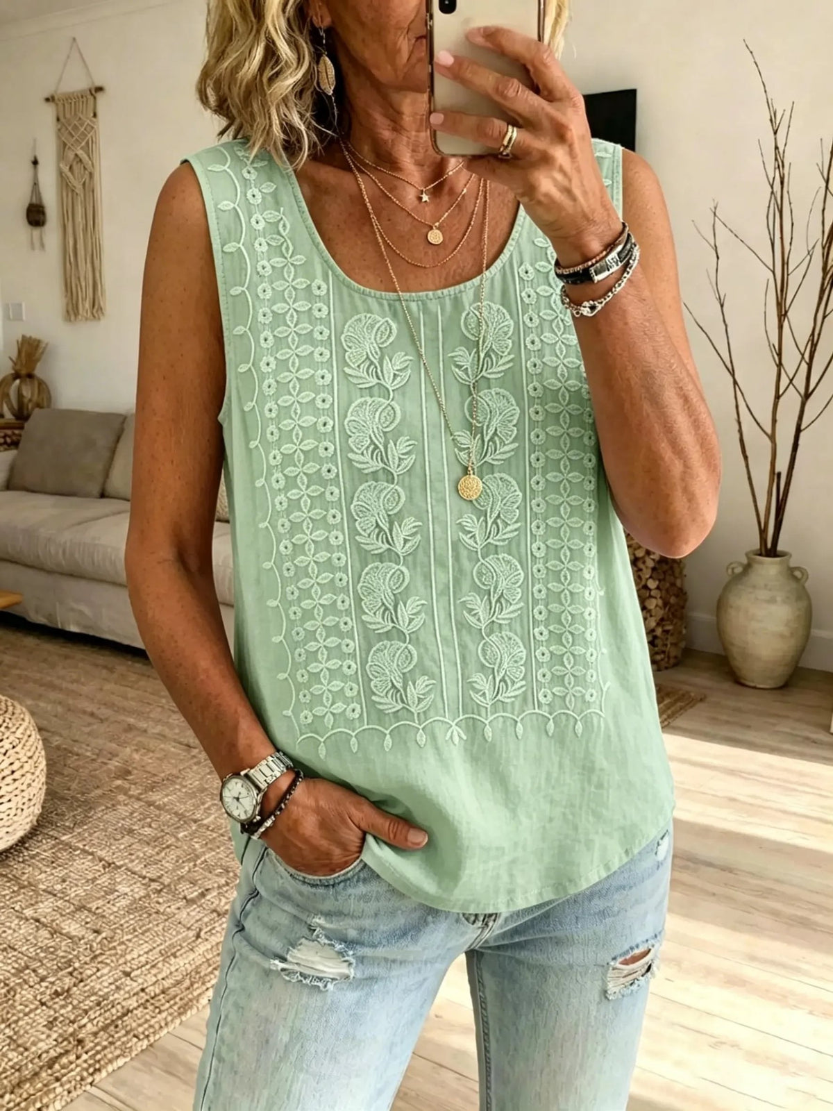 Women's Vintage Floral Textured Sleeveless Vest